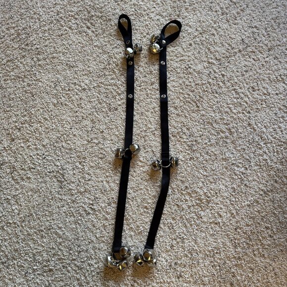 2 Dog Door Bell Puppy Training Door Bell 7 Loud Bells For Pets Potty Training - Picture 1 of 3